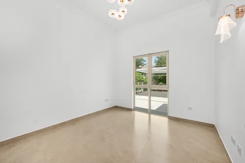 4 Bedrooms Villa in Garden Hall