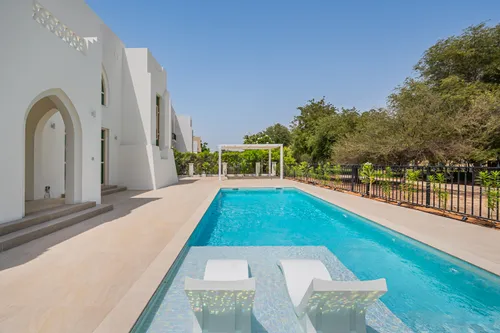 4 Bedrooms Villa in Garden Hall