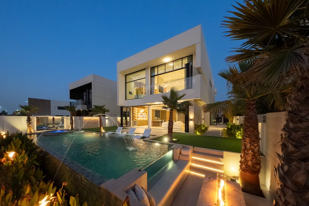 4 Bedrooms Villa in The Turf