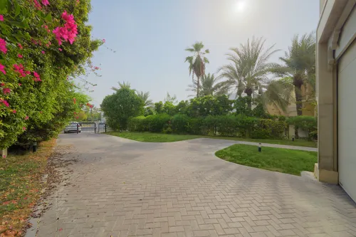 4 Bedrooms Villa in Entertainment Foyer