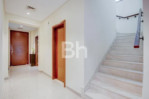 4 Bedrooms Villa in Azalea