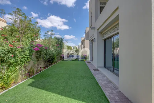 4 Bedrooms Villa in Azalea