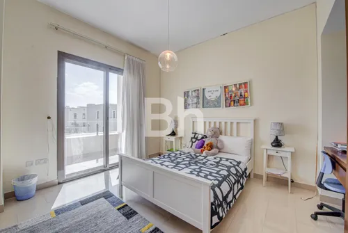 4 Bedrooms Villa in Azalea