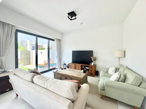 4 Bedrooms Villa in La Rosa 6