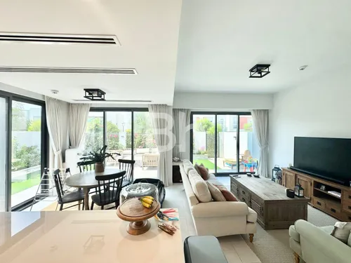 Ready 1st Nov | SIngle Row | Close To Pool + Park