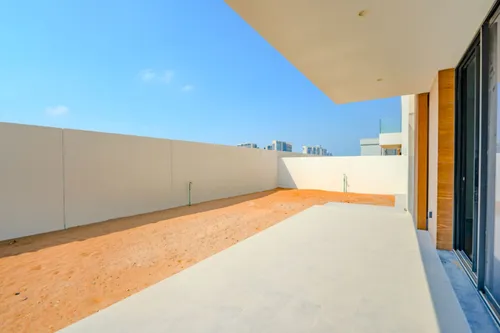 4 Bedrooms Villa in The Dunes