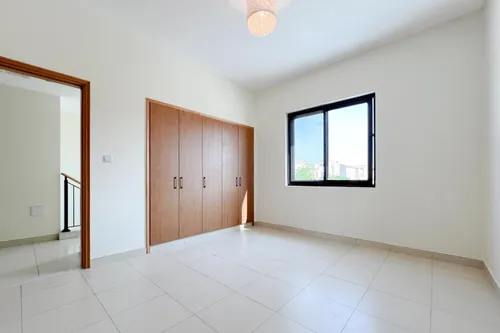 3 Bedrooms Villa in Mira 2