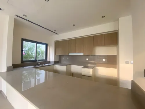 5 Bedrooms Villa in Sidra Villas I