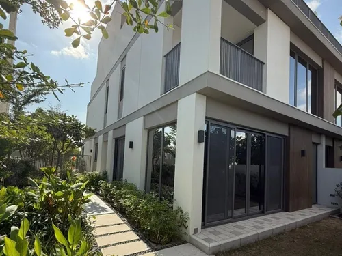 4 Bedrooms Villa in Aura 1