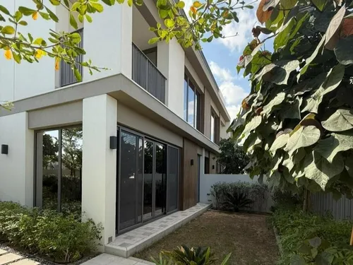 4 Bedrooms Villa in Aura 1