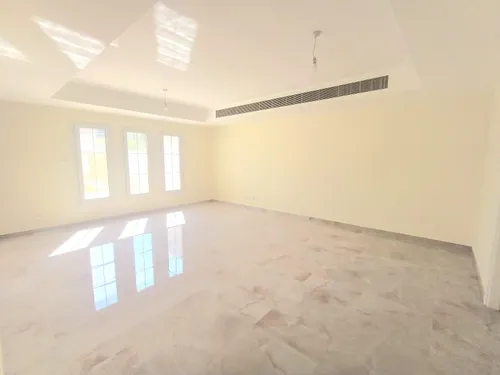 3 Bedrooms Villa in Springs 10