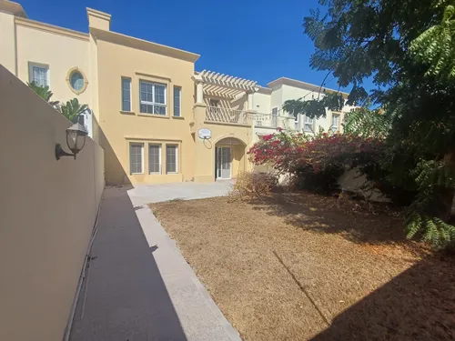 3 Bedrooms Villa in Springs 10