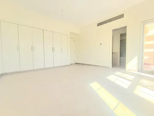 3 Bedrooms Villa in Springs 10