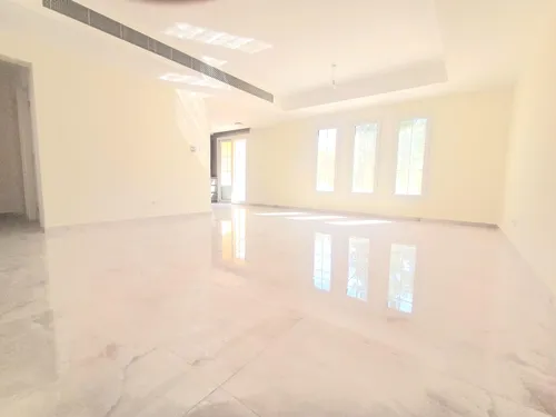 3 Bedrooms Villa in Springs 10