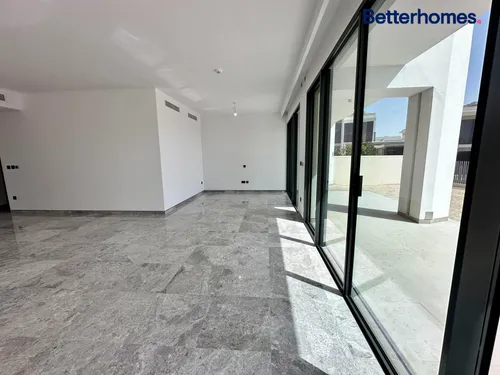 Upgraded | Single Row | Great Amenities | Modern