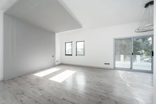 6 Bedrooms Villa in Meadows 1
