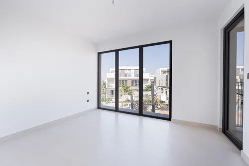 5 Bedrooms Villa in Aura
