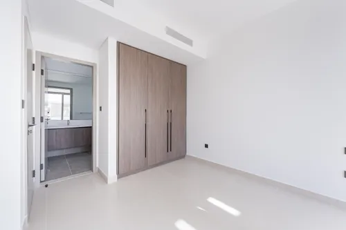 5 Bedrooms Villa in Aura
