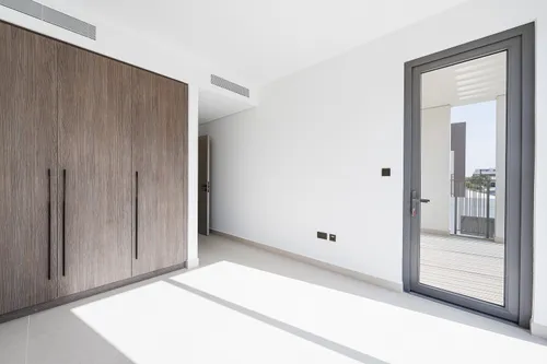 5 Bedrooms Villa in Aura
