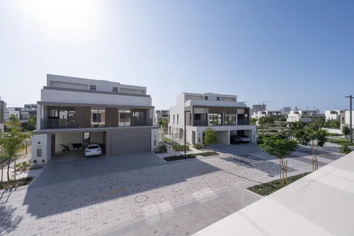 5 Bedrooms Villa in Aura