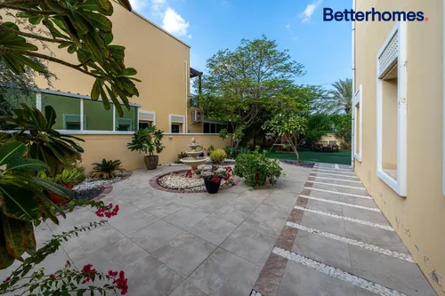 5 Bedrooms Villa in District 2C