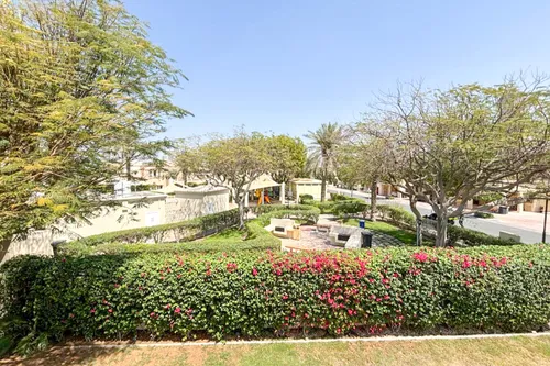 3 Bedrooms Villa in Maeen 2