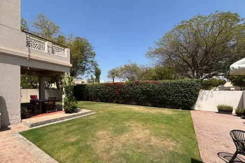 3 Bedrooms Villa in Maeen 2