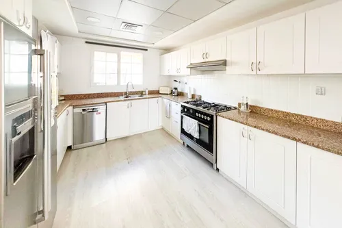 3 Bedrooms Villa in Maeen 2