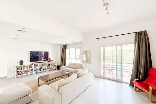 3 Bedrooms Villa in Maeen 2