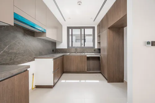 4 Bedrooms Villa in Aura