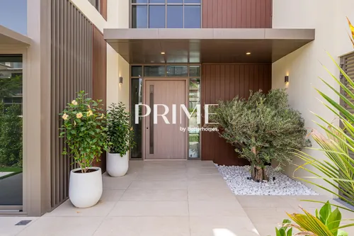 5 Bedrooms Villa in Golf Place 2