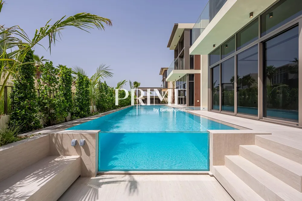 5 Bedrooms Villa in Golf Place 2