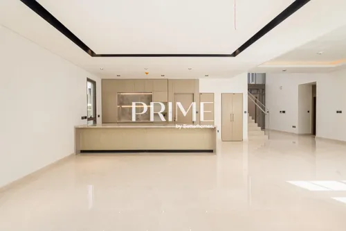 5 Bedrooms Villa in Golf Place 2