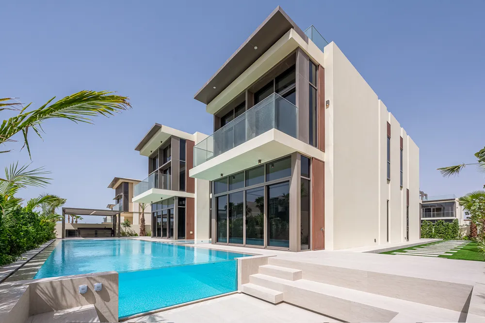 5 Bedrooms Villa in Golf Place 2