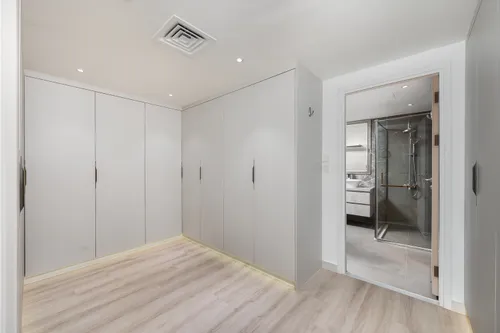 4 Bedrooms Villa in Meadows 9