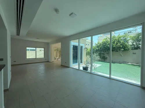 4 Bedrooms Villa in Legacy Nova Villas