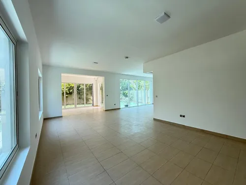 4 Bedrooms Villa in Legacy Nova Villas