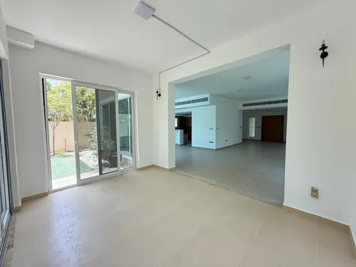 4 Bedrooms Villa in Legacy Nova Villas