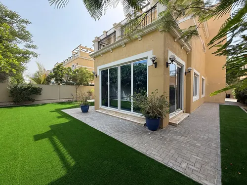 4 Bedrooms Villa in Legacy Nova Villas
