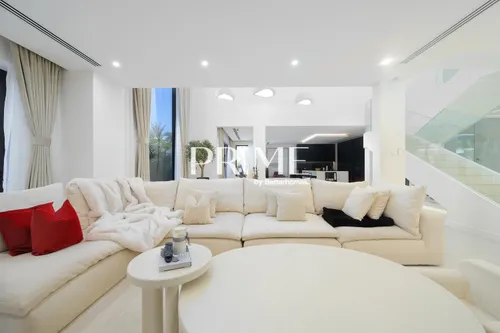 4 Bedrooms Villa in Entertainment Foyer