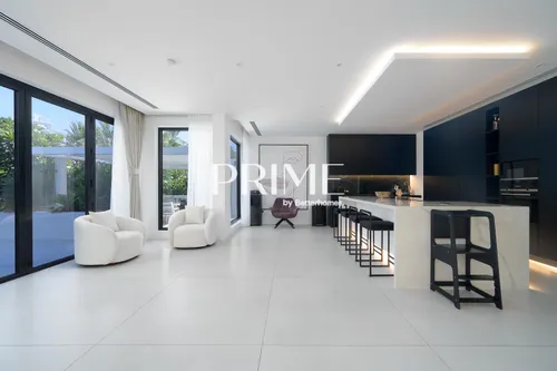 4 Bedrooms Villa in Entertainment Foyer