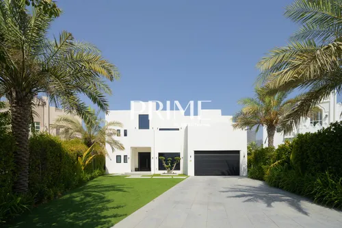 4 Bedrooms Villa in Entertainment Foyer