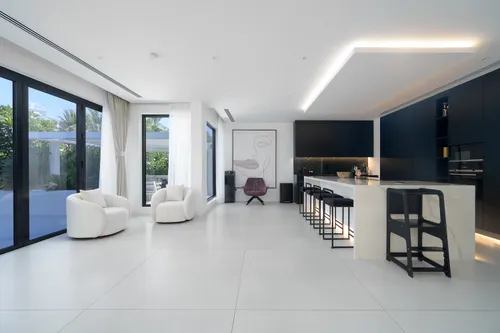 4 Bedrooms Villa in Entertainment Foyer