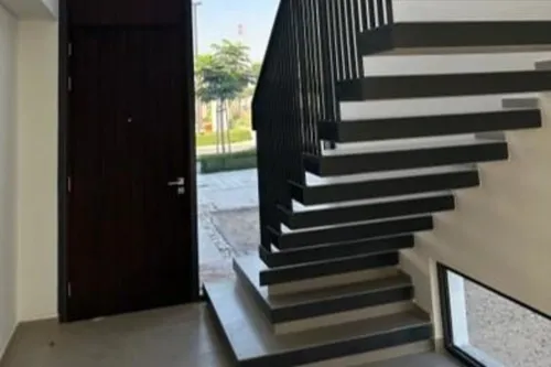 4 Bedrooms Villa in Eden