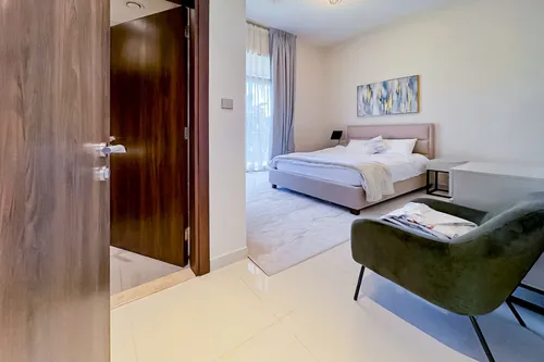 5 Bedrooms Villa in The Field