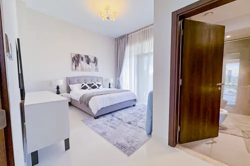 5 Bedrooms Villa in The Field