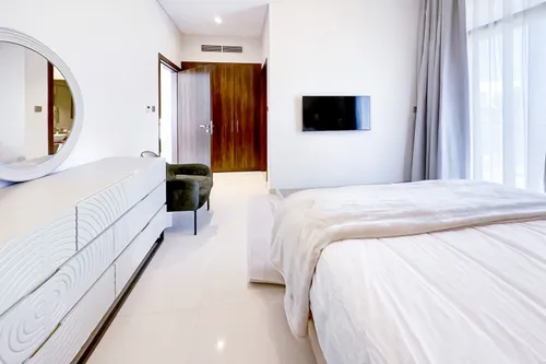 5 Bedrooms Villa in The Field