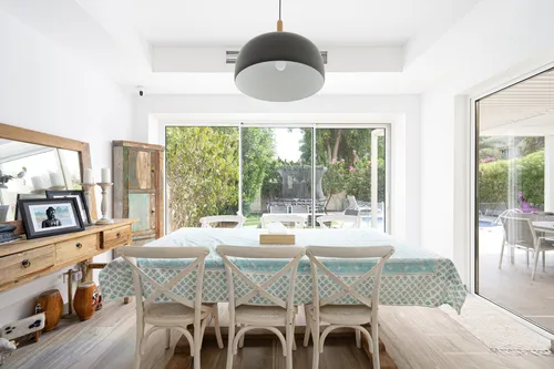 3 Bedrooms Villa in Springs 7