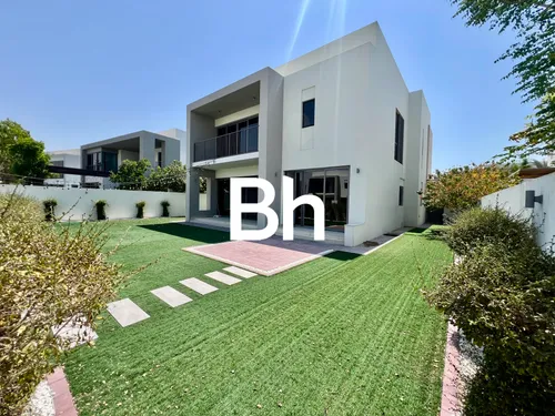 Vacant Now | Wrapped Kitchen | Single Row