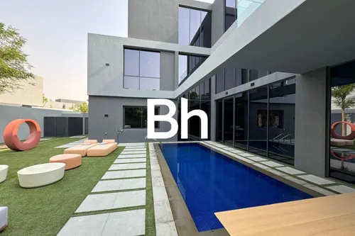 4 Bedrooms Villa in Saro